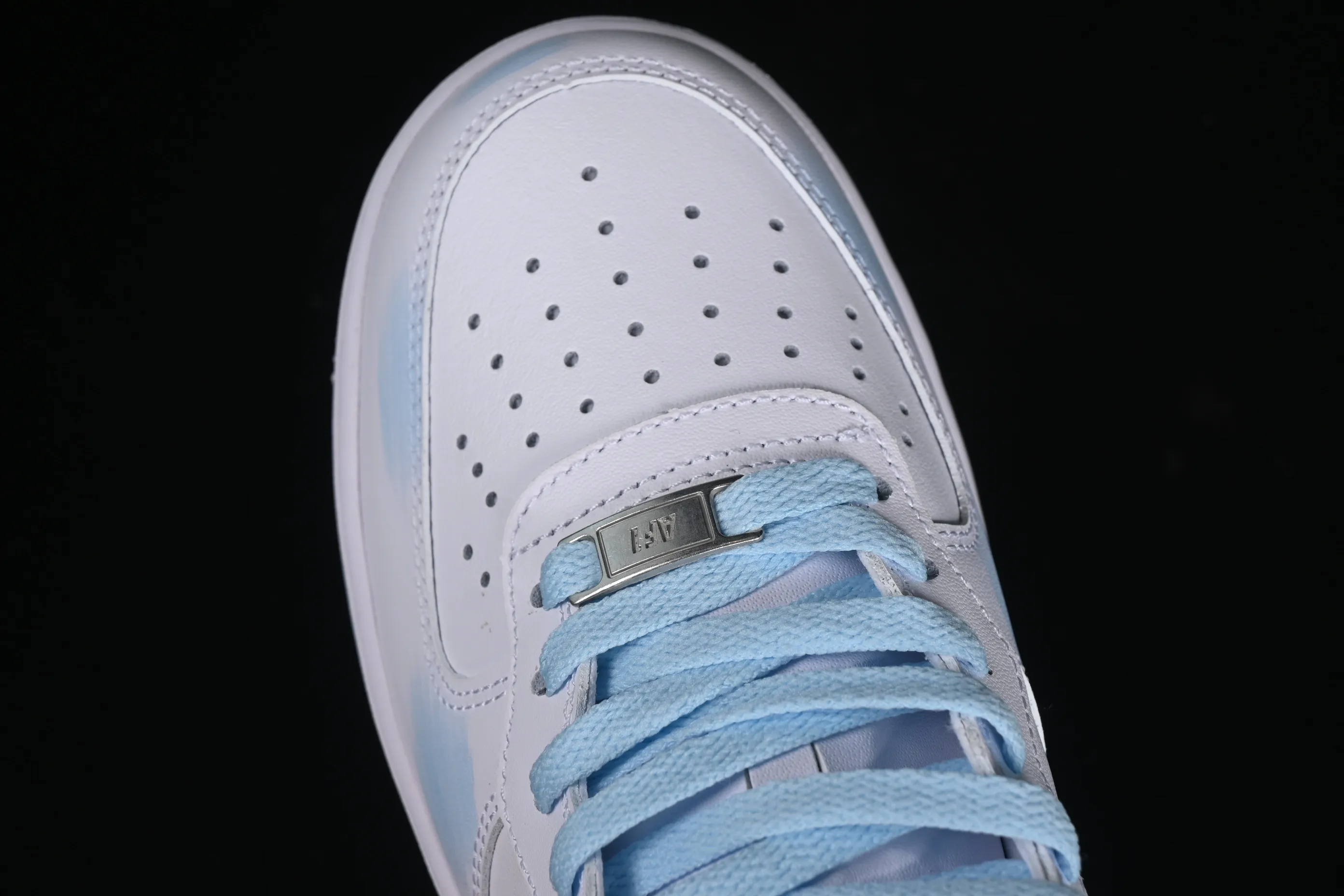 All categories Nk Air Force 1 Air Force series Nk Air Force 1 Mid Air Force mid-top Nk Air Force 1'07 Mid sky blue Hand-painted fracture Three hook shadow Air Force 1 strap mid-top casual sneakers CW2289-111